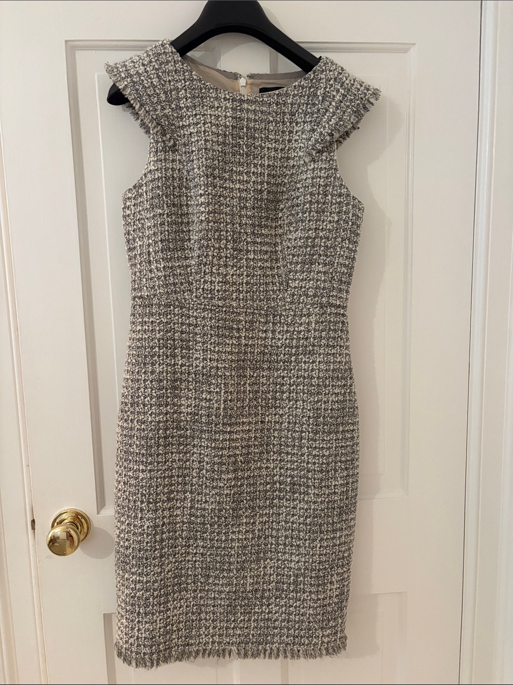 Cap-Sleeve Tweed Sheath Dress in Gray